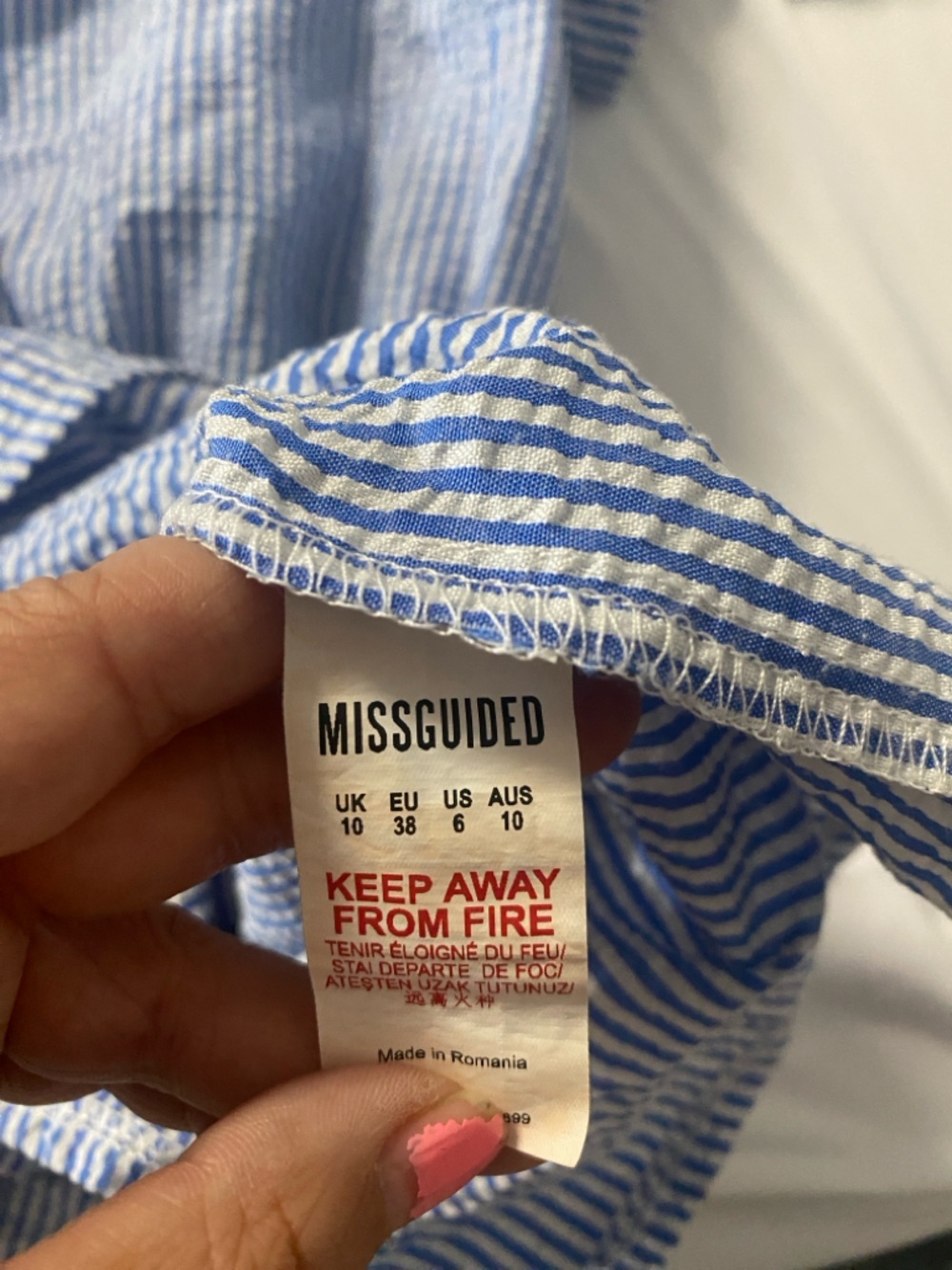 Missguided Blue & White Striped Short Sleeve Tie-Front Key hole Summer Romper - Picture 4 of 6